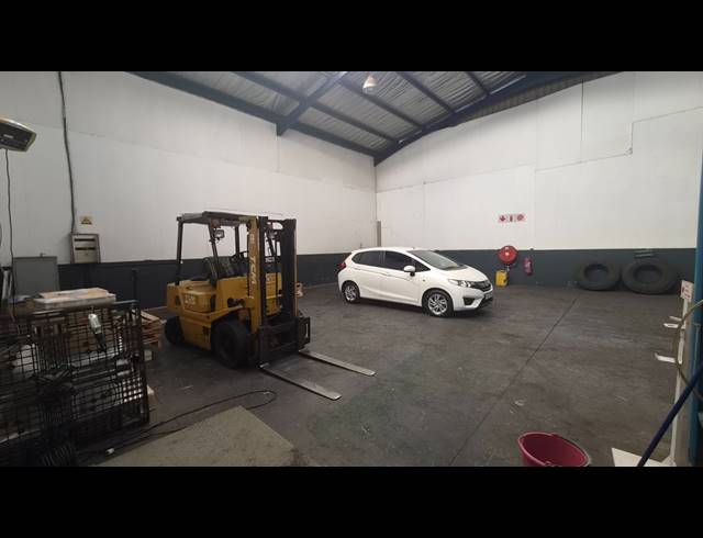 306M² WAREHOUSE TO LET IN JET PARK
